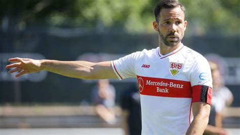 VfB Stuttgart gegen Bayer 04 Leverkusen Kapitän Gonzalo Castros