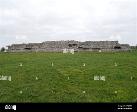 Richborough Roman Fort Stock Photo Alamy