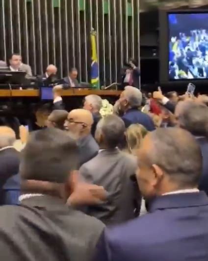 Quaquá Do Pt Dá Tapa No Rosto De Messias Donato Es No Congresso