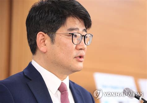 낙농산업 발전 방향 브리핑하는 권재한 식품산업정책실장 연합뉴스