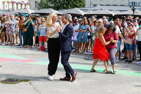 Rochefort La Place Colbert Au Cœur Du Festival Sœurs Jumelles