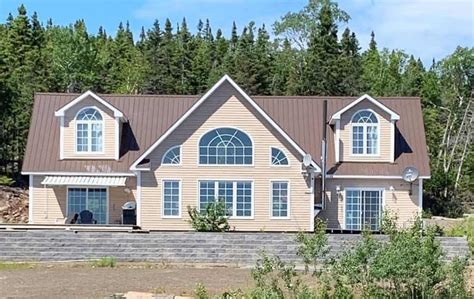 33 Popular Vinyl Siding Colors for Gorgeous House Designs