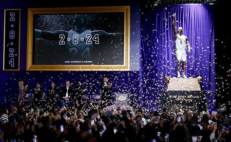 ‘Leave a legend’: Lakers unveil first of 3 Kobe Bryant statues