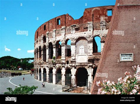 Rom Kolosseum Piazza Del Colosseo Stockfotografie Alamy