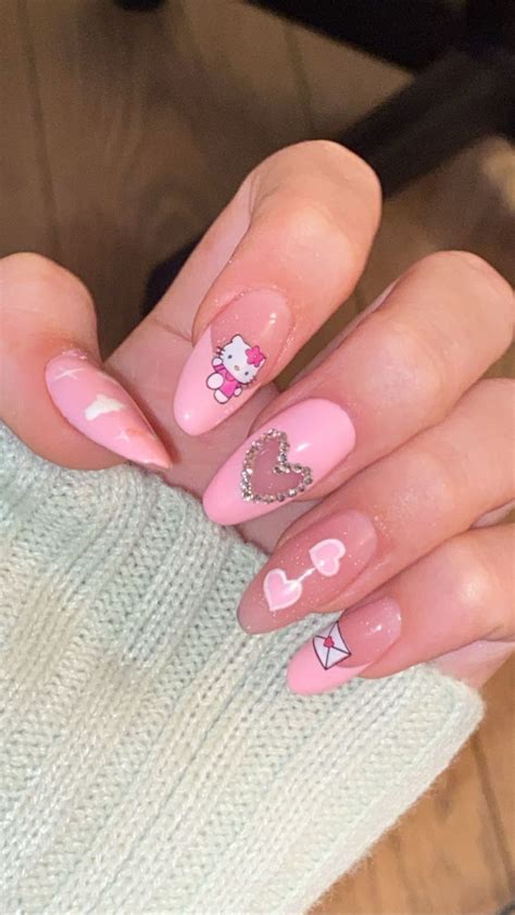 Hello Kitty Nails