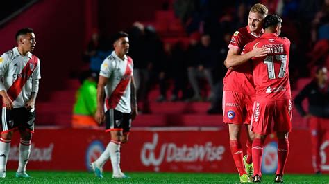 Argentinos le ganó a River en un emotivo y cambiante partido en La