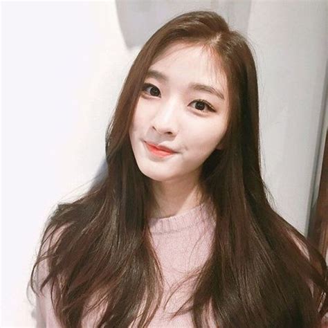 Pin Oleh Ulzzang Di Shin Yeeun Perempuan Wanita Cantik Gadis Ulzzang