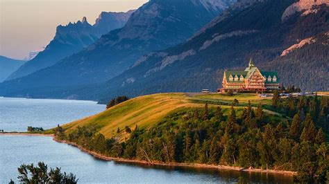 Prince Of Wales Hotel Castles In Wales Waterton Lakes National Park