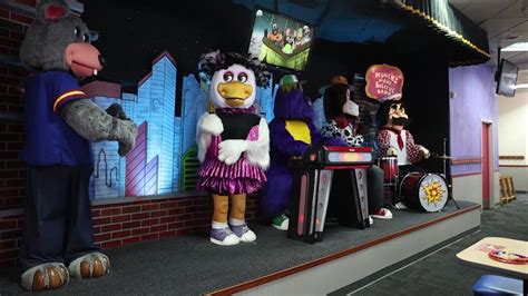 Farewell Chuck E Cheese Animatronic Band The New York Times