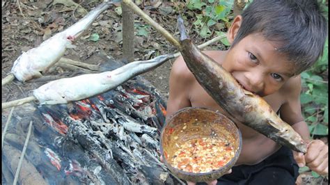 Primitive Technology Eating Delicious Awesome Cooking Frogs Recipe Youtube