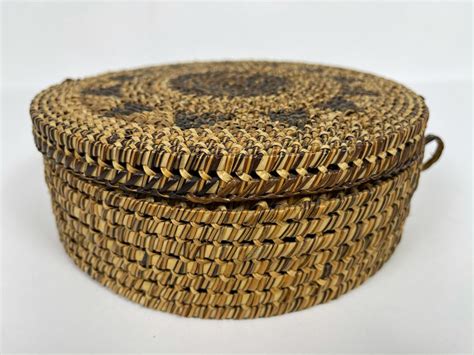 Vintage Woven Basket With Lid 8w X 3h