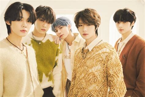 Txt Becomes 2nd Longest Charting Male K Pop Act On Both Billboard 200 And Artist 100 Soompi