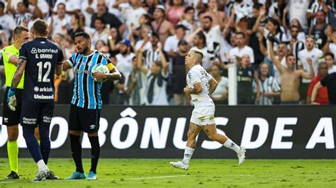 Torcida do Grêmio critica jogadores após gol do Santos Nem na várzea