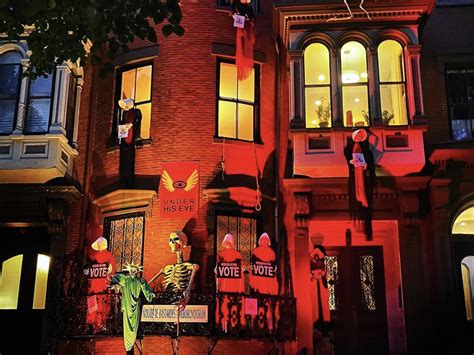 The 12 Best Neighborhoods In Boston To See Halloween Decorations 09 17 24