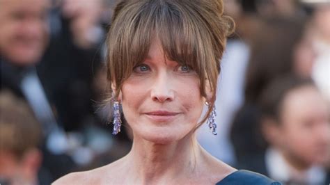 Femme Actuelle Carla Bruni Pourquoi Son Hommage Yves Saint