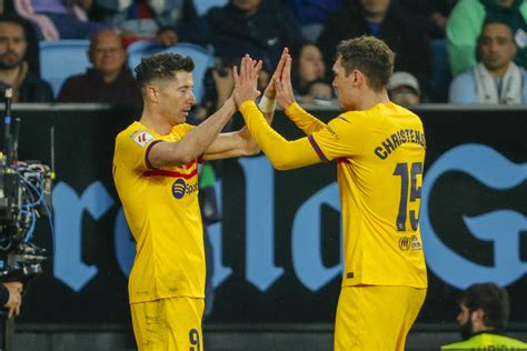 Last Gasp Lewandowski Penalty Gives Barca 2 1 Win Over Celta Vigo Fmt