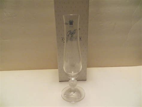 AVON ROSES ROSES 24 LEAD CRYSTAL D ARQUES DURAND LUCIA FROSTED BUD