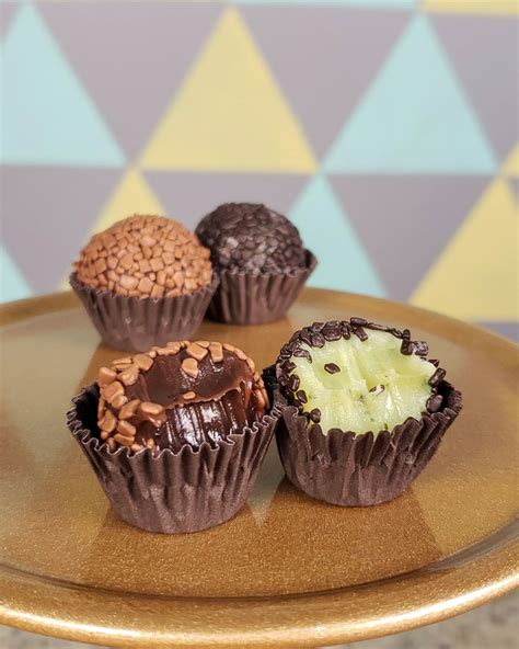 Receitas Brigadeiro Tradicional e Brigadeiro de Manjericão