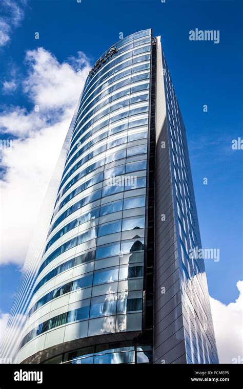 Euler Hermes Headquarters Skyscraper Of La Défense Europe´s Largest