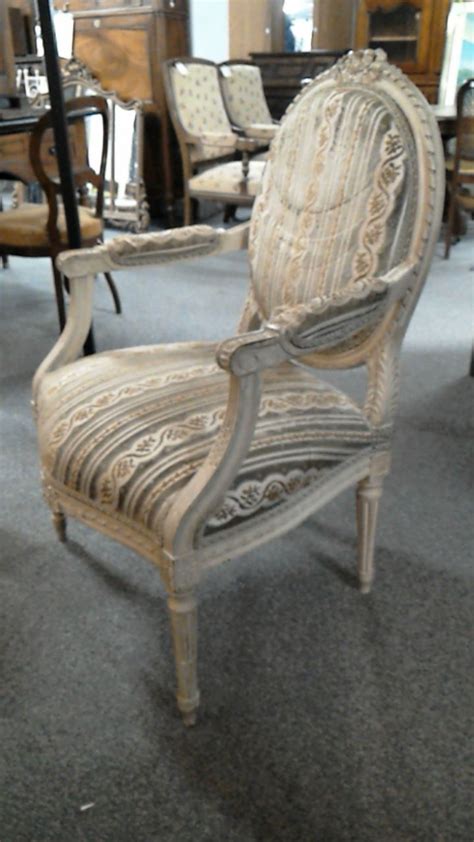 Achat FAUTEUIL STYLE LOUIS XVI Occasion Ahuy Troc