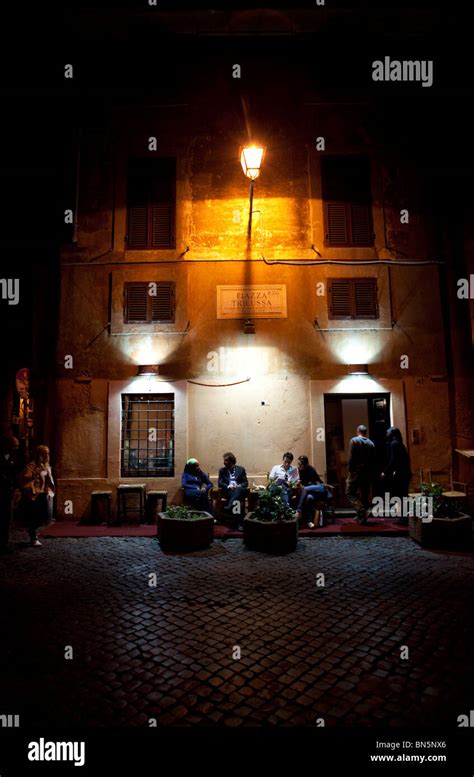 Nightlife in Trastevere, Rome, Italy Stock Photo - Alamy