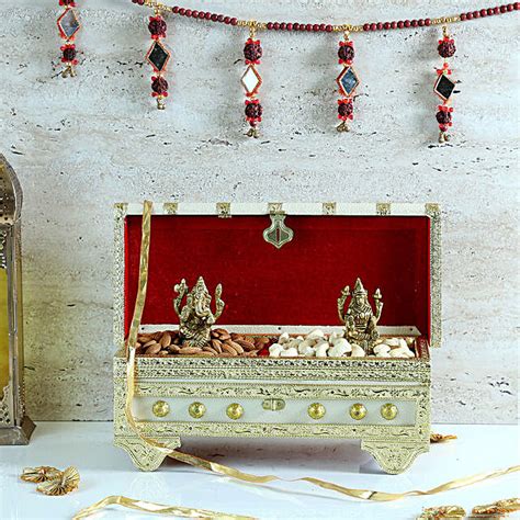 Buy Send Almonds Lakshmi Ganesha Idols In Designer Box Online Fnp