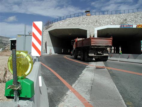 Slobodna Dalmacija Novi Kaos Na Brzoj Cesti Solin Klis Voza U