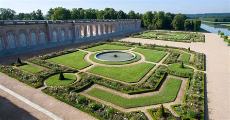 Jardin A La Francaise Caracteristiques Agencement De Jardin Aux