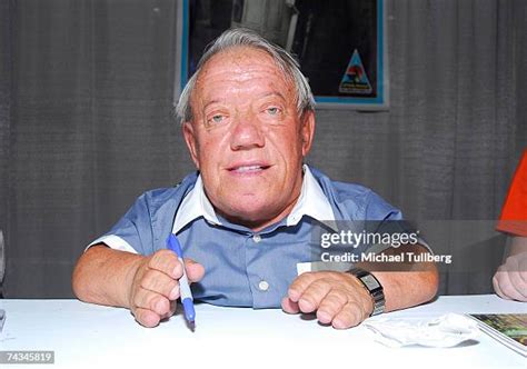 Kenny Baker Star Wars Photos And Premium High Res Pictures Getty Images