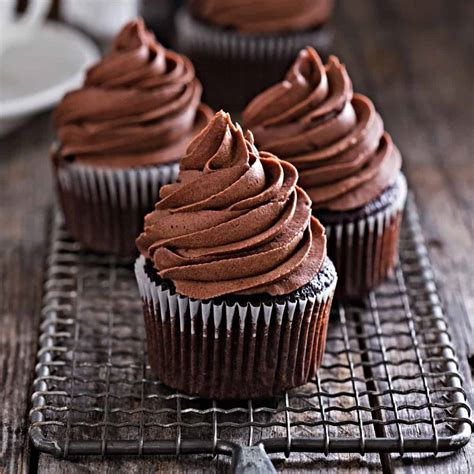 Simple Banana Chocolate Cupcakes Treat Dreams