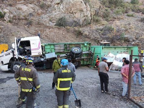 Andes On Line Chofer Lesionado Al Chocar Cami N Argentino Y Volcar