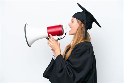 Mulher Caucasiana Jovem Graduada Na Universidade Isolada Em Fundo