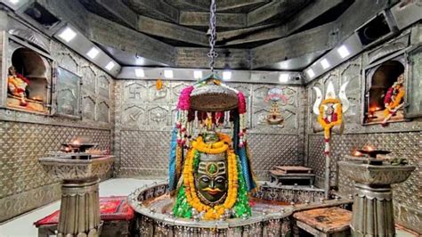 महाकाल मंदिर में भस्म आरती के लिए नेताओं का कोटा खत्म जानिए आम