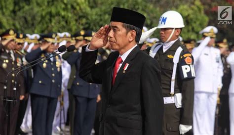 Photo Presiden Jokowi Pimpin Upacara Hari Pahlawan Di Tmp Kalibata