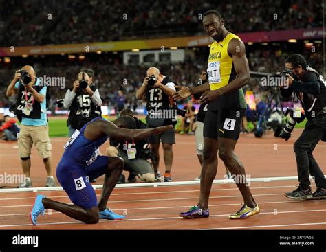 United States Justin Gatlin Bows To Jamaica S Usain Bolt After Winning