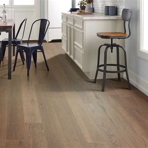 Howdens Rustic Oak Laminate Flooring Flooring Guide By Cinvex