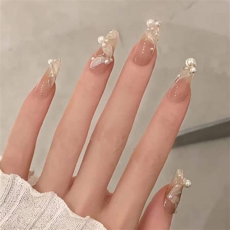 Mẹo Chăm Sóc Móng Clear Nails Cute Cho đôi Tay Xinh đẹp