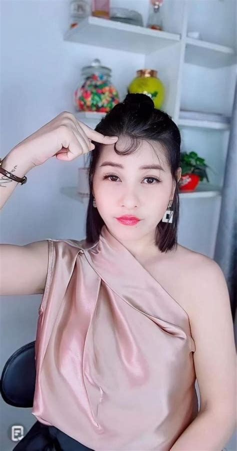 Cát Phượng ngh i ng ờ bị bạn trai l ạ mặt chơi ng ả i mặt tiều tụy