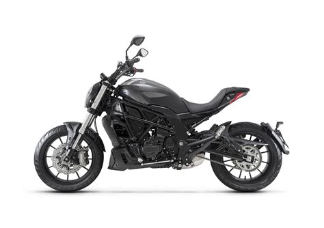 Motorrad Vergleich FB Mondial Sport Classic 300i ABS 2022 Vs Benelli