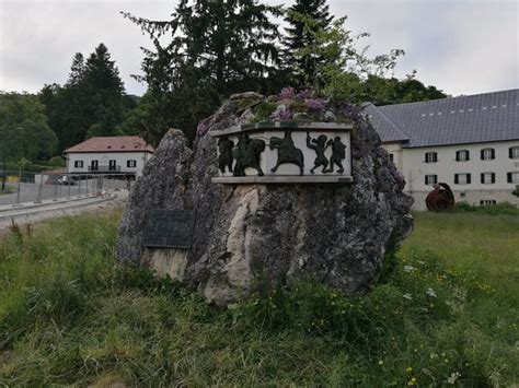 Monumento A La Batalla De Roncesvalles Orreaga Roncesvalles