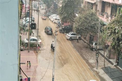 Road Became River Due To Negligence Of Gda Lakhs Of Liters Of Water