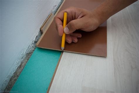 How To Rip Cut Laminate Flooring Flooring Guide By Cinvex