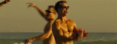 Glen Powell’s (Hangman) Top Gun Sunglasses – Like a Film Star