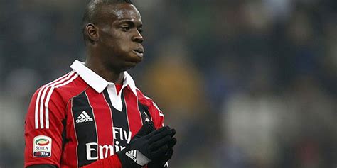 Multa Al Inter Por C Nticos Racistas Contra Balotelli Elmundo Es