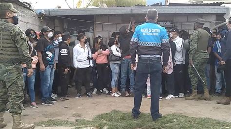 Descubren fiesta clandestina con 130 personas la mayoría menores de