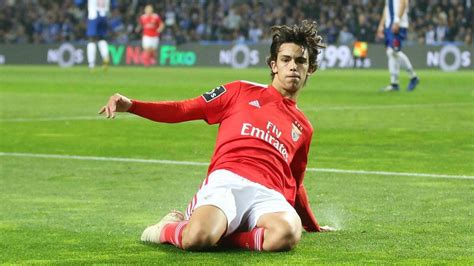 João Félix explica por que festejou golo no Dragão de joelhos Benfica