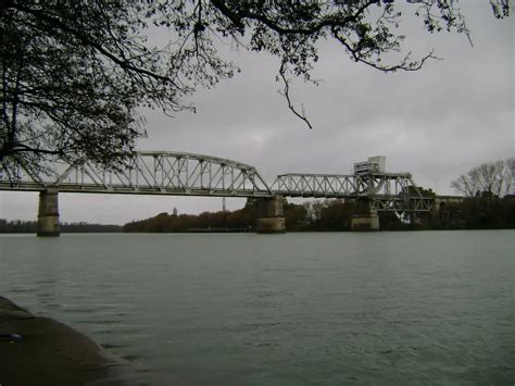 Costanera Vista Del Puente By Gusche Mapio Net