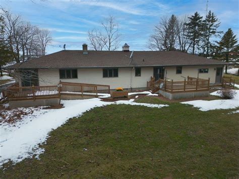 N2370 Lakeshore Road Kewaunee Wi 54216 Mls 50286417 Coldwell Banker