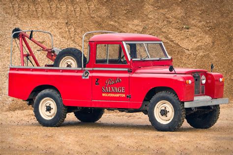 Land Rover Recovery Truck Uncrate