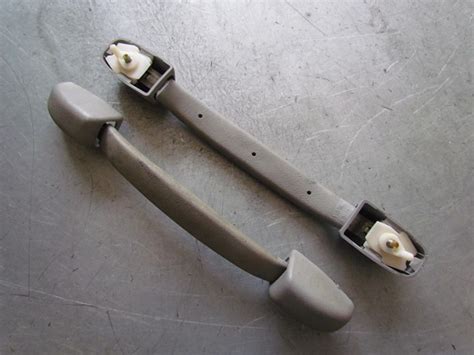 2005 Subaru Baja Front Grab Handles Pair In Avon Mn 56310 Pb37035